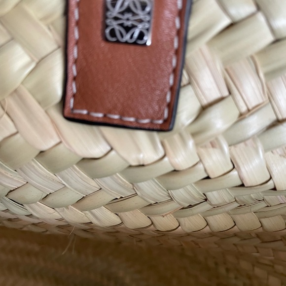 NEW Loewe Beach Tote Basket Bag Straw Leather - Picture 3 of 11
